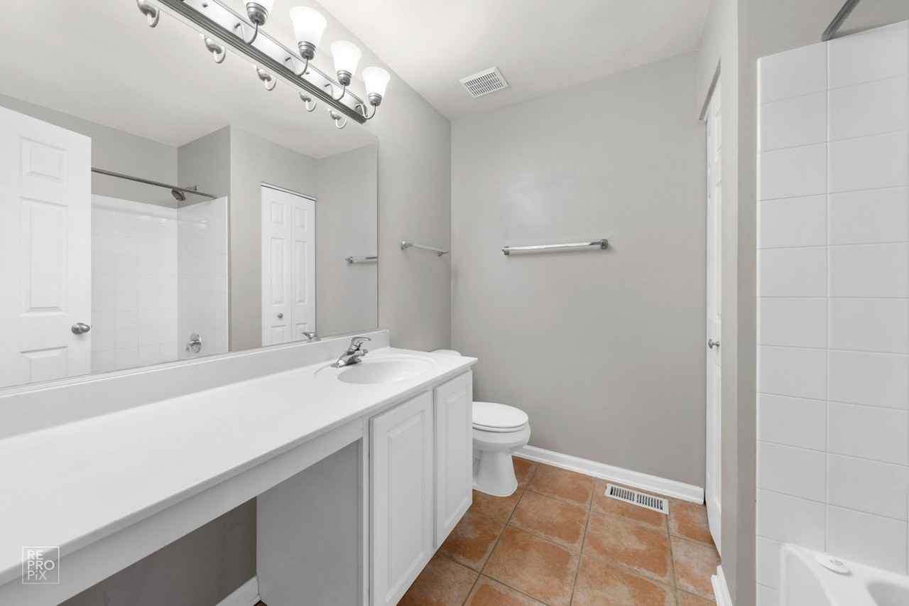 831 Genesee Dr - Photo 7 of 10