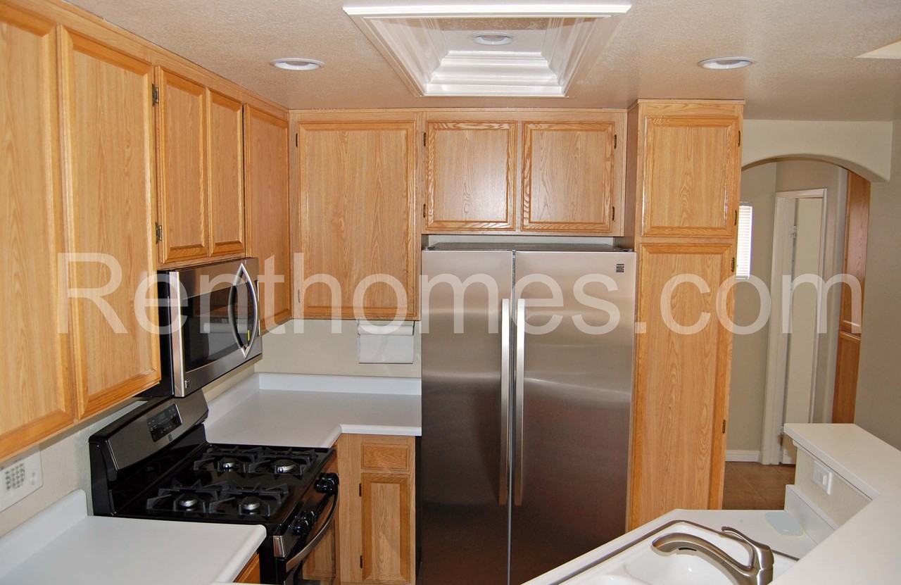 11867 Spruce Run Dr Unit A - Photo 5 of 12