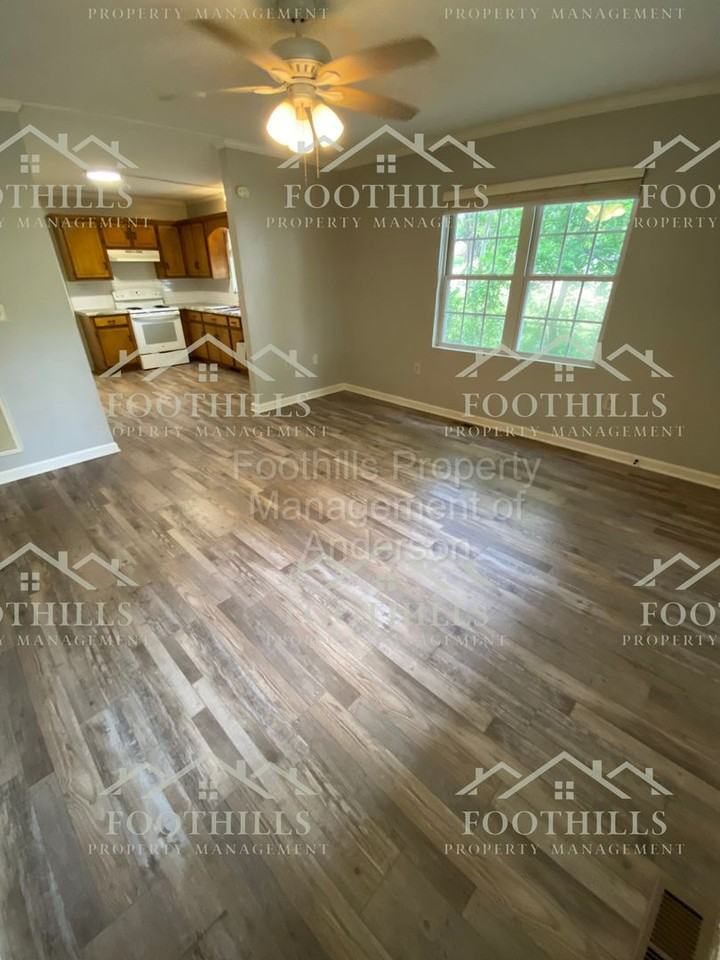 201 F St - Photo 3 of 11