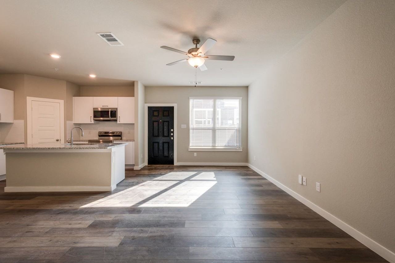 637 Harvest Moon Dr - Photo 5 of 17