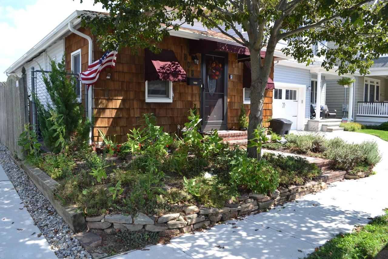 1808 Pine Ter - Photo 2 of 25