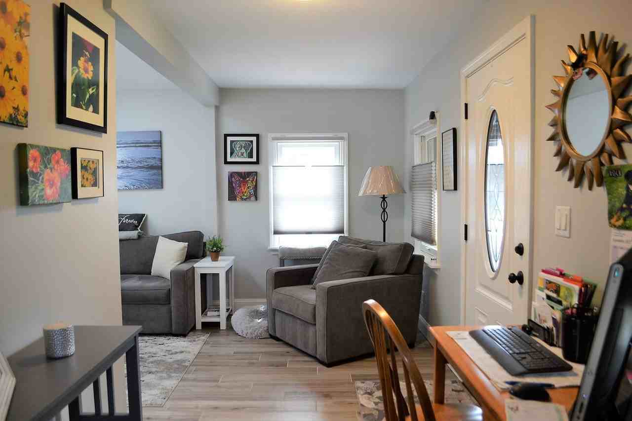 1808 Pine Ter - Photo 3 of 25