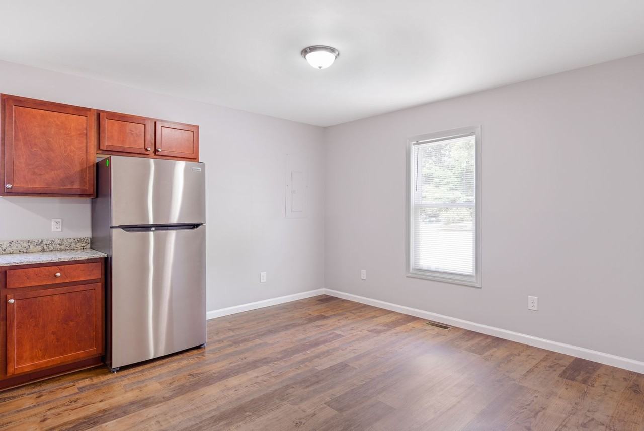 600 E Pine St - Photo 2 of 13