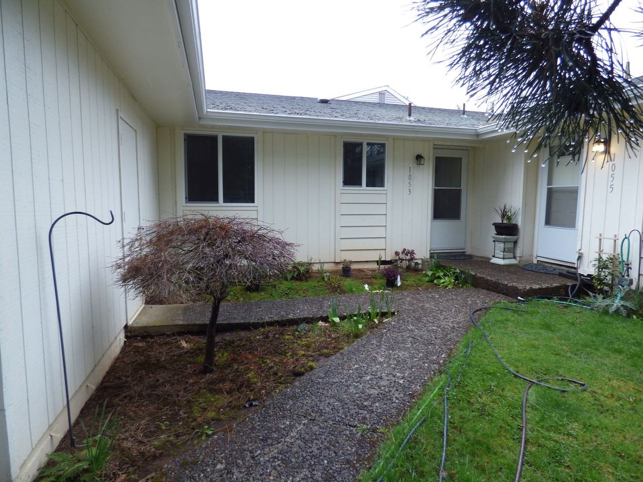 1053-1055 Lansford Dr SE Salem, OR 97302 - Photo 2 of 17