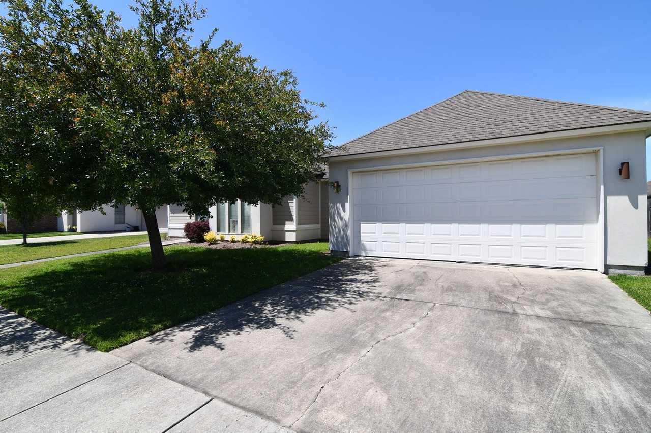 2687 Boudreaux Ave - Photo 2 of 23