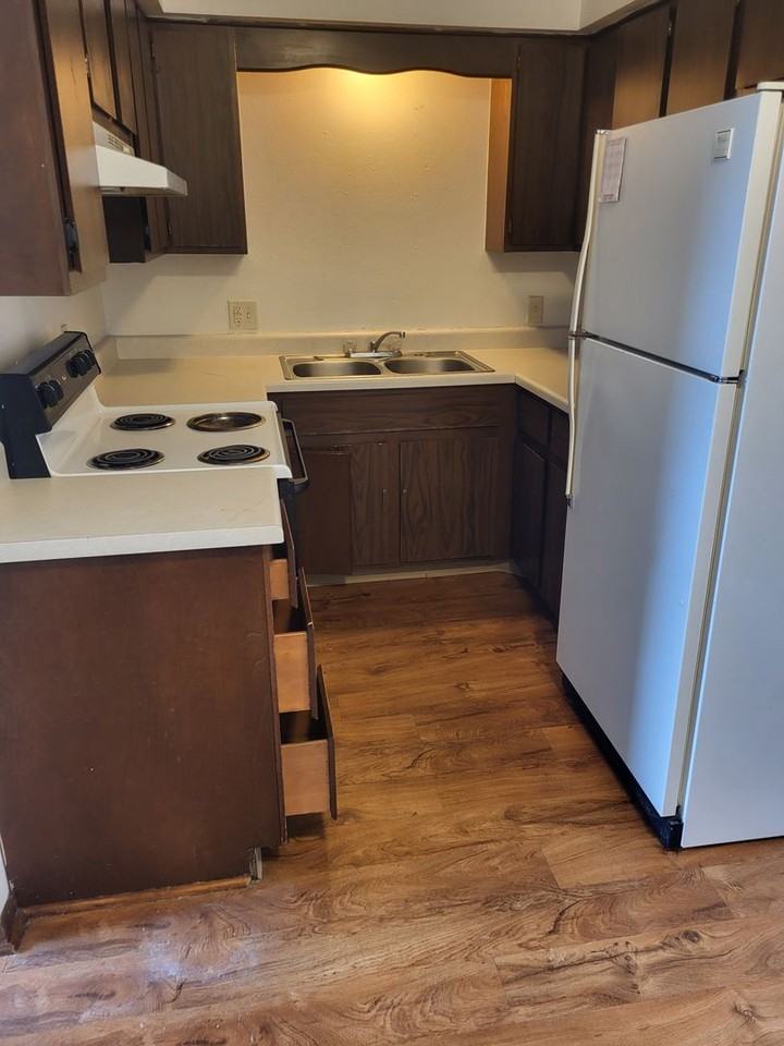 Van Dorn - Photo 3 of 7