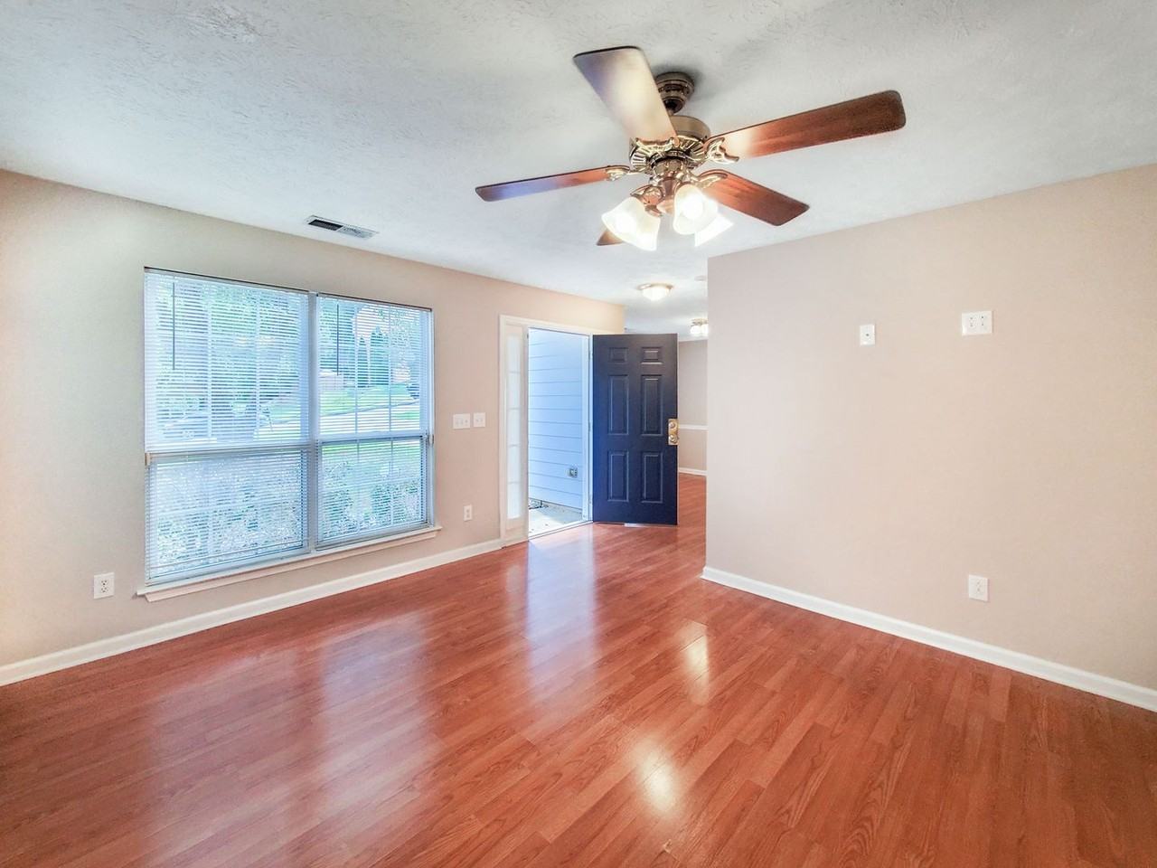 6980 Chasewater Ln - Photo 4 of 37