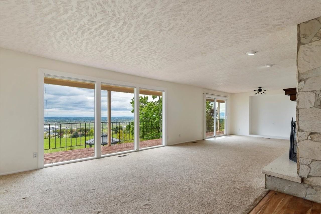 1259 W 4000 N - Photo 2 of 37