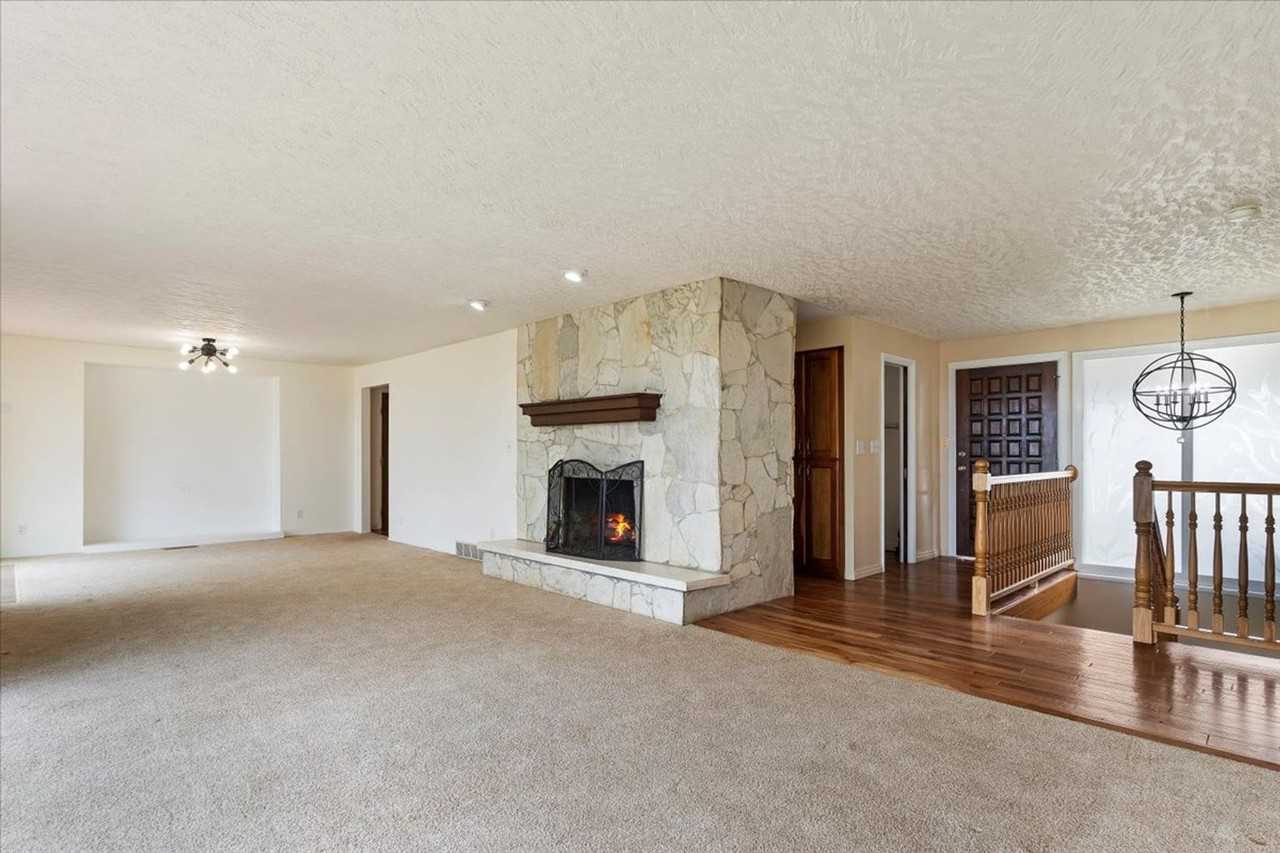 1259 W 4000 N - Photo 3 of 37