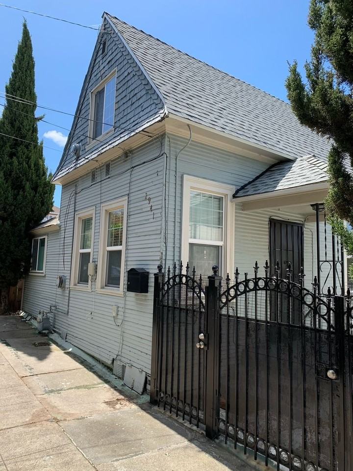 2941 Capp St - Photo 2 of 8