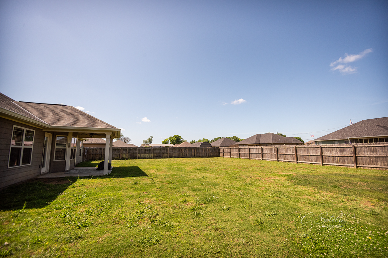 8 Wheatland Ct - Photo 2 of 24