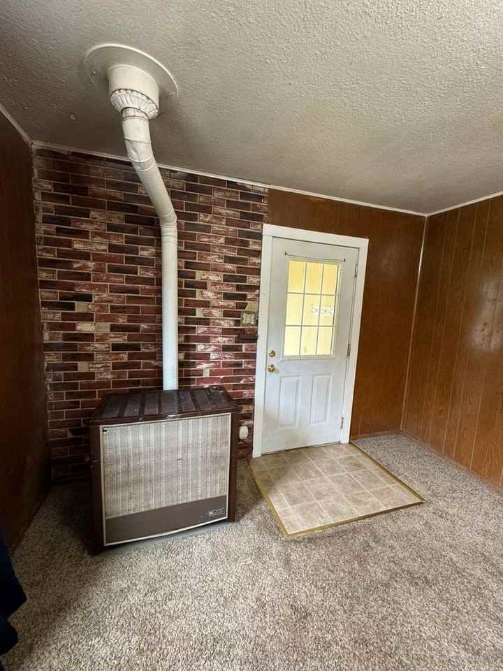 326 Torrey St - Photo 6 of 17