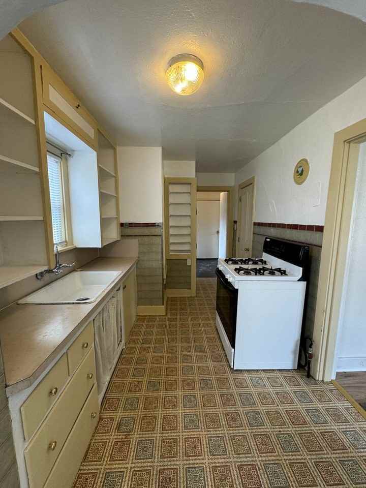 153 Octavia Ave - Photo 4 of 16