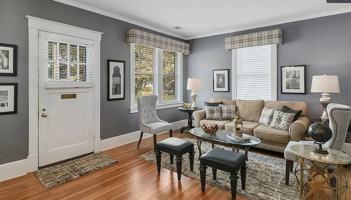 featured image of 1507 E 51st St