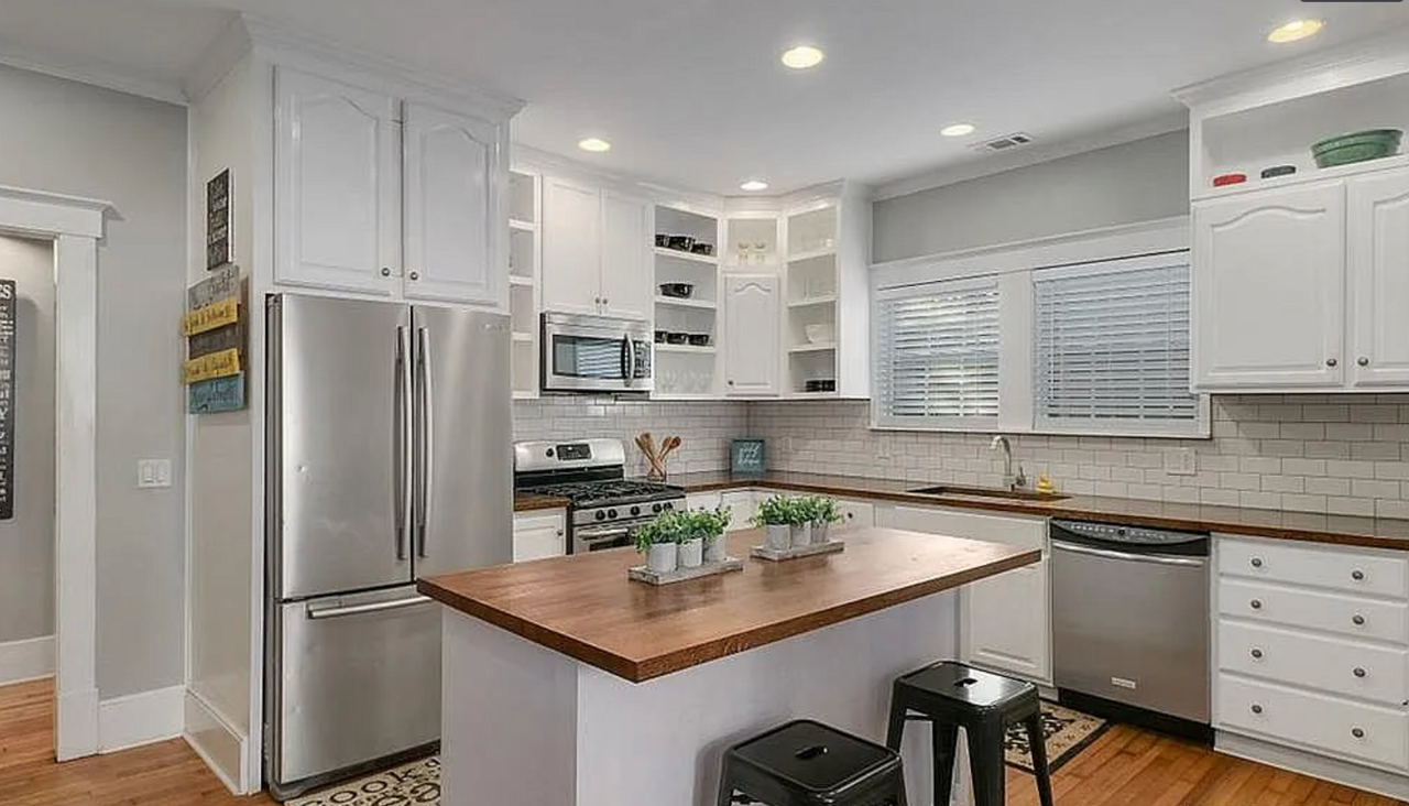 1507 E 51st St - Photo 7 of 8