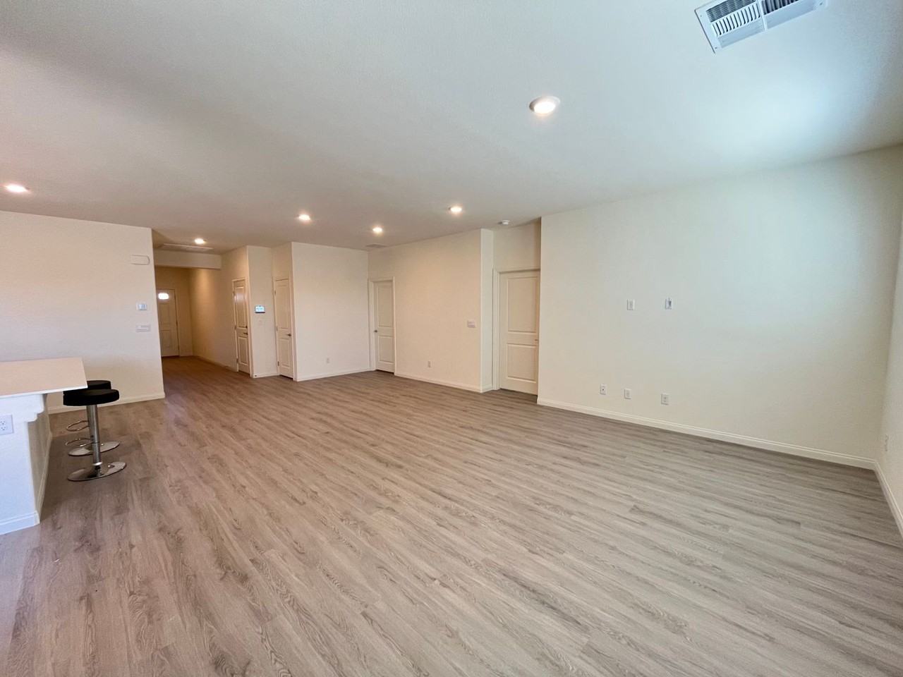 7458 Mason Springs Ave - Photo 5 of 24