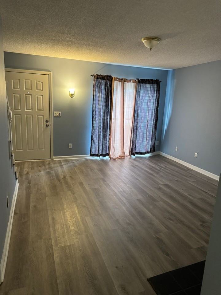 110 Elizabeths Ct - Photo 2 of 28