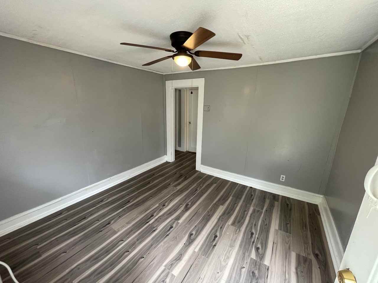 3150 Catherine St - Photo 3 of 10