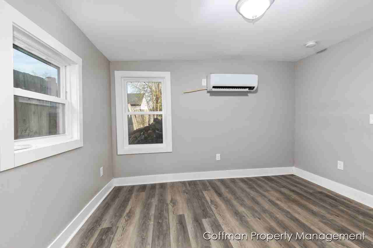 2065 Johanna Ave Sw - Photo 7 of 9