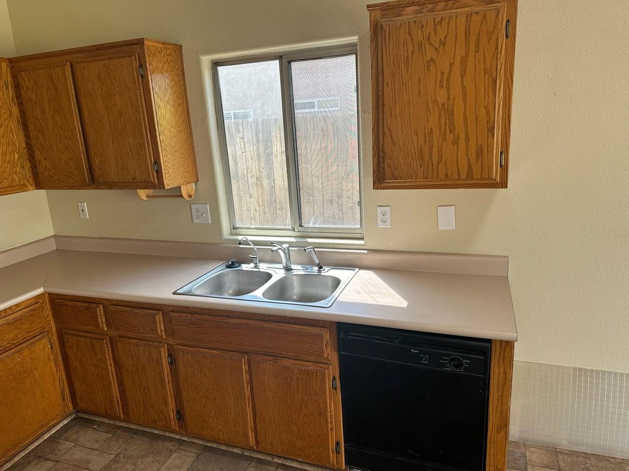 920 Alder Ave - Photo 3 of 21