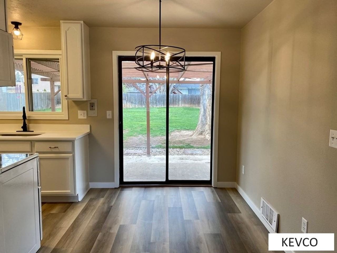 2913 Sagebrush Dr - Photo 4 of 23