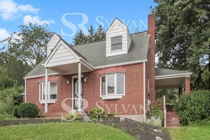 460 Meadow Rd - Photo 2 of 15