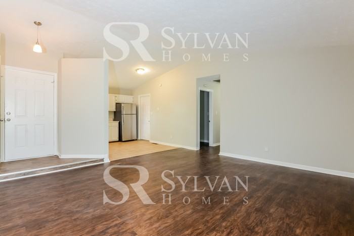 5317 Telford Ct - Photo 3 of 15