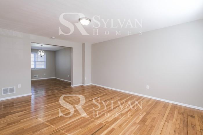 5630 Leiden Rd - Photo 2 of 15