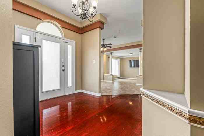 2125 Foxford St - Photo 2 of 44