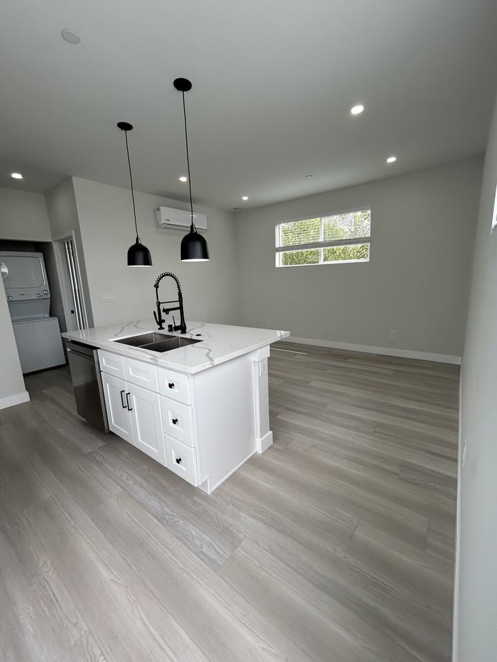 3330 B St #3330 - Photo 3 of 24