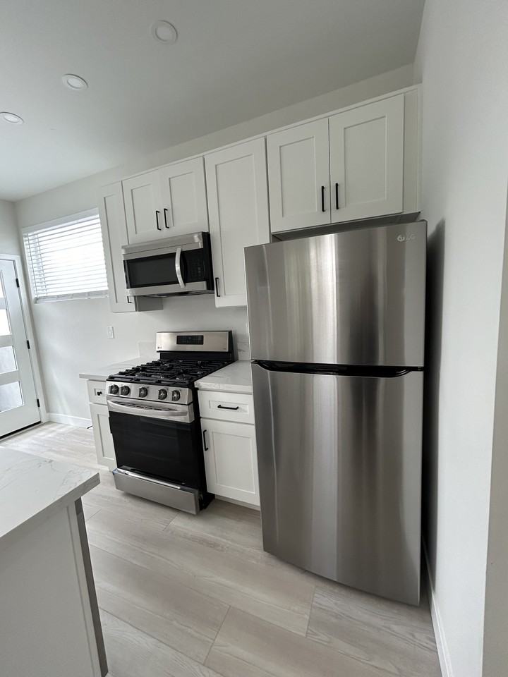 3330 B St #3330 - Photo 5 of 24