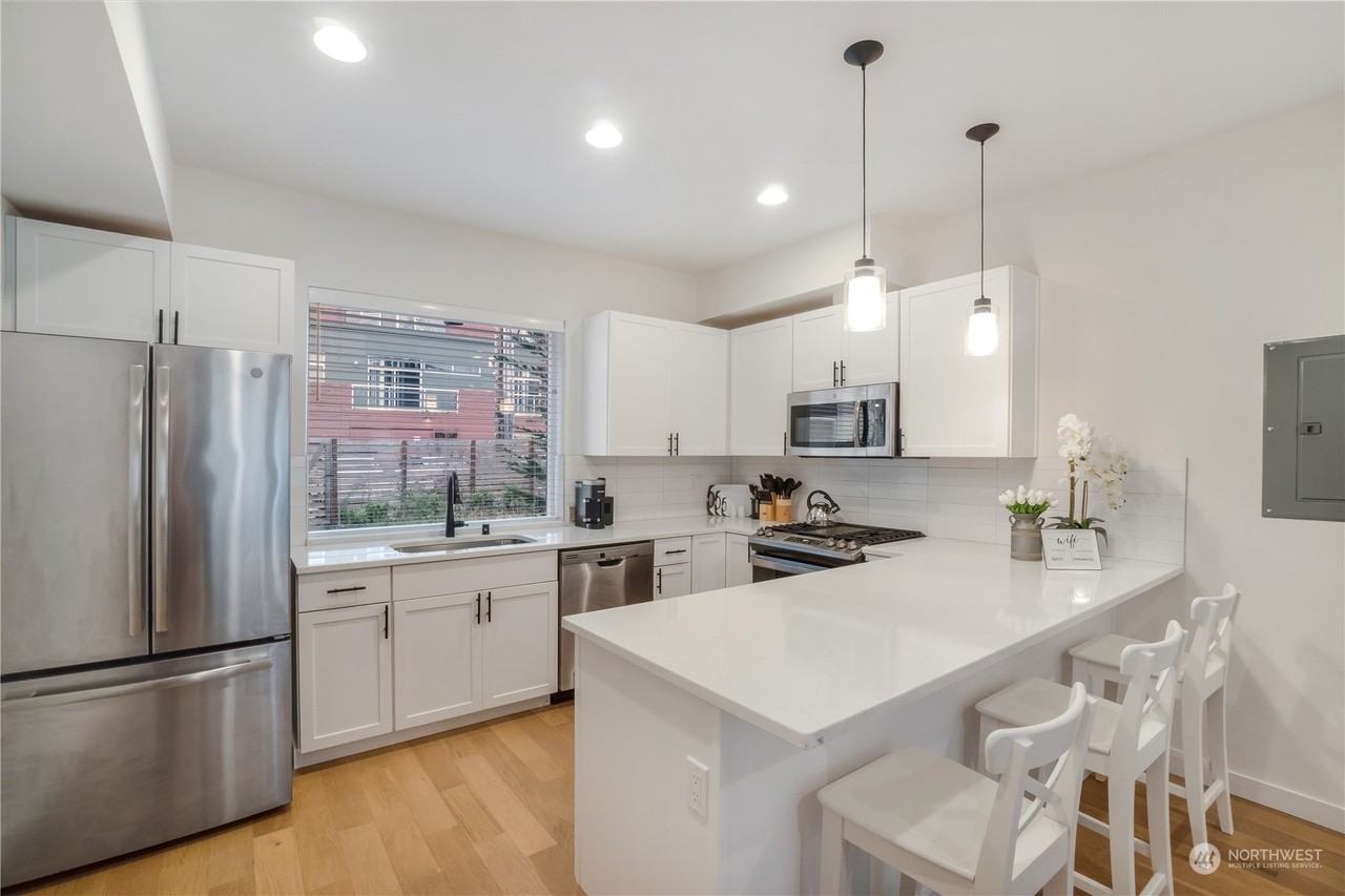 5240 Brooklyn Ave Ne #B - Photo 7 of 22