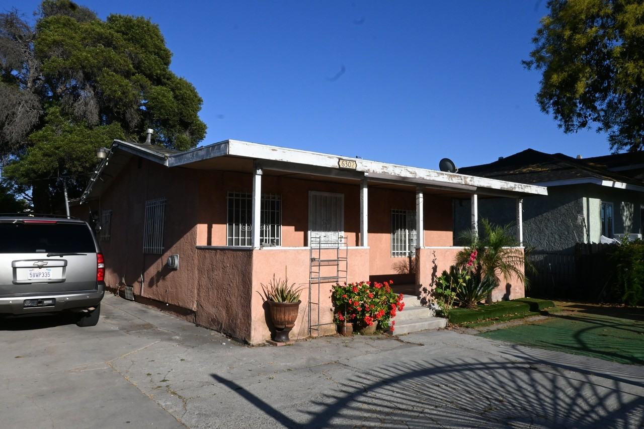 6302 Makee Ave #NA - Photo 2 of 11