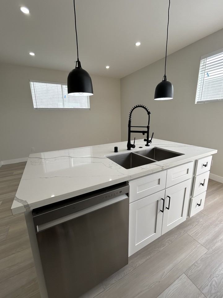 3322 B St #3322 - Photo 5 of 31