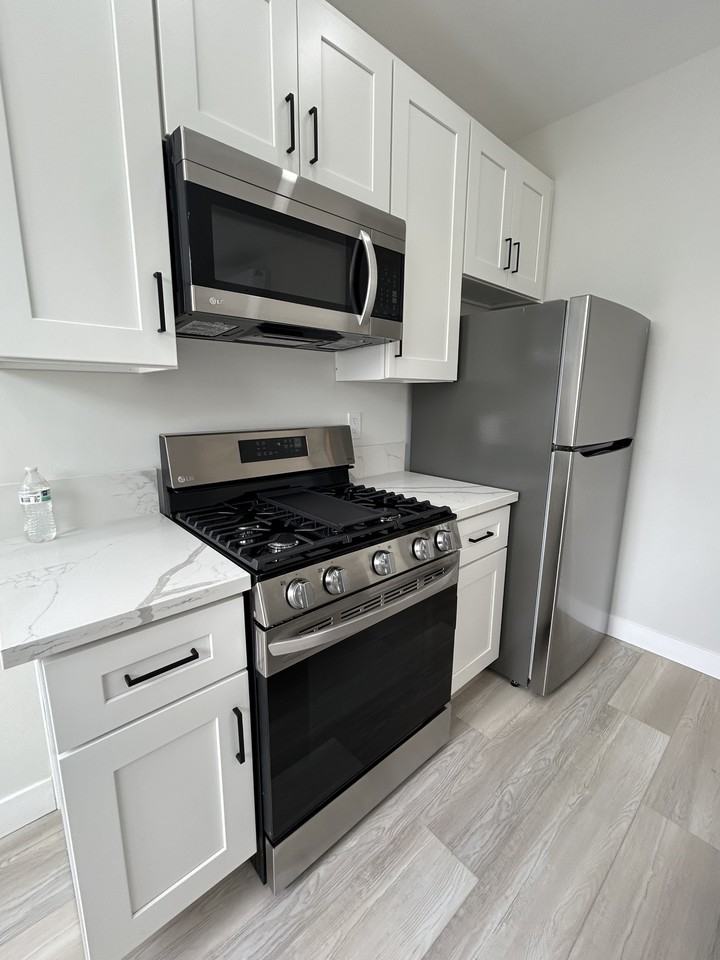 3322 B St #3322 - Photo 6 of 31