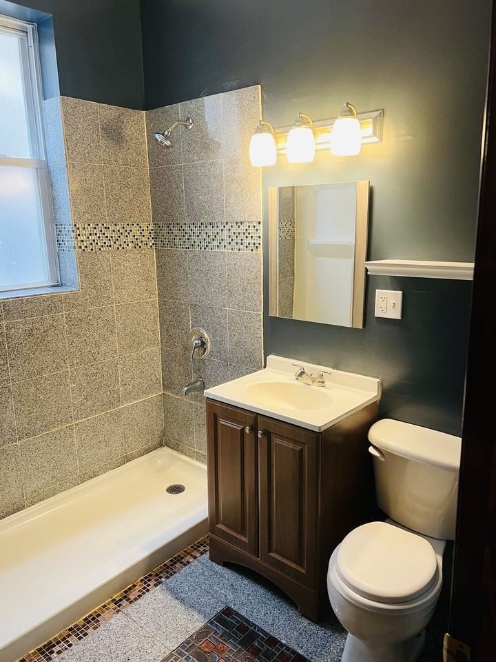 920 N Drake Ave #2A1stFL - Photo 4 of 11