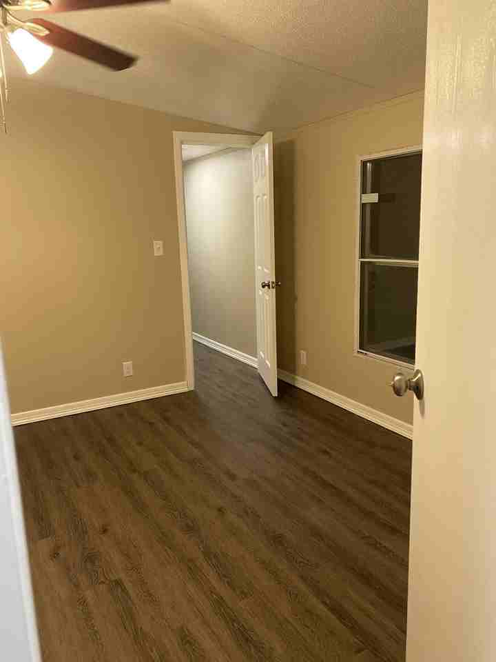 106 Lost Springs Dr #NA - Photo 3 of 12