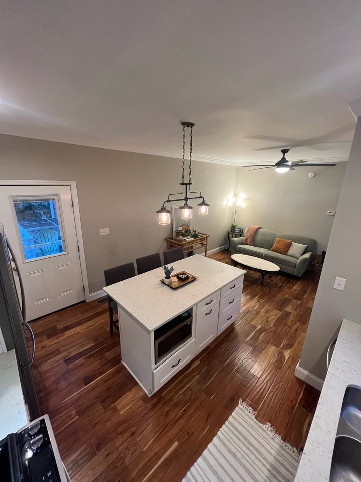 8 Coming St #B - Photo 6 of 11