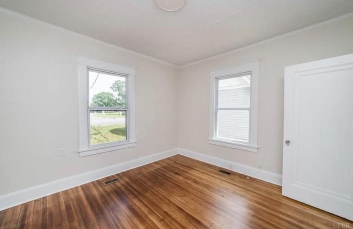 2300 Memorial Ave #NA - Photo 2 of 7