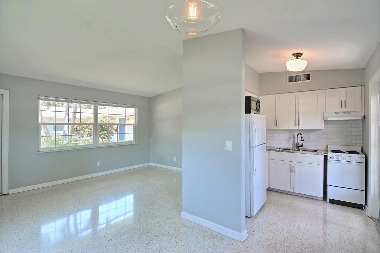 3200 Eagle Dr #4 - Photo 2 of 5