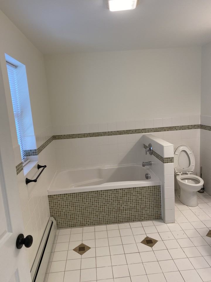 102 E Allen St #D - Photo 4 of 16