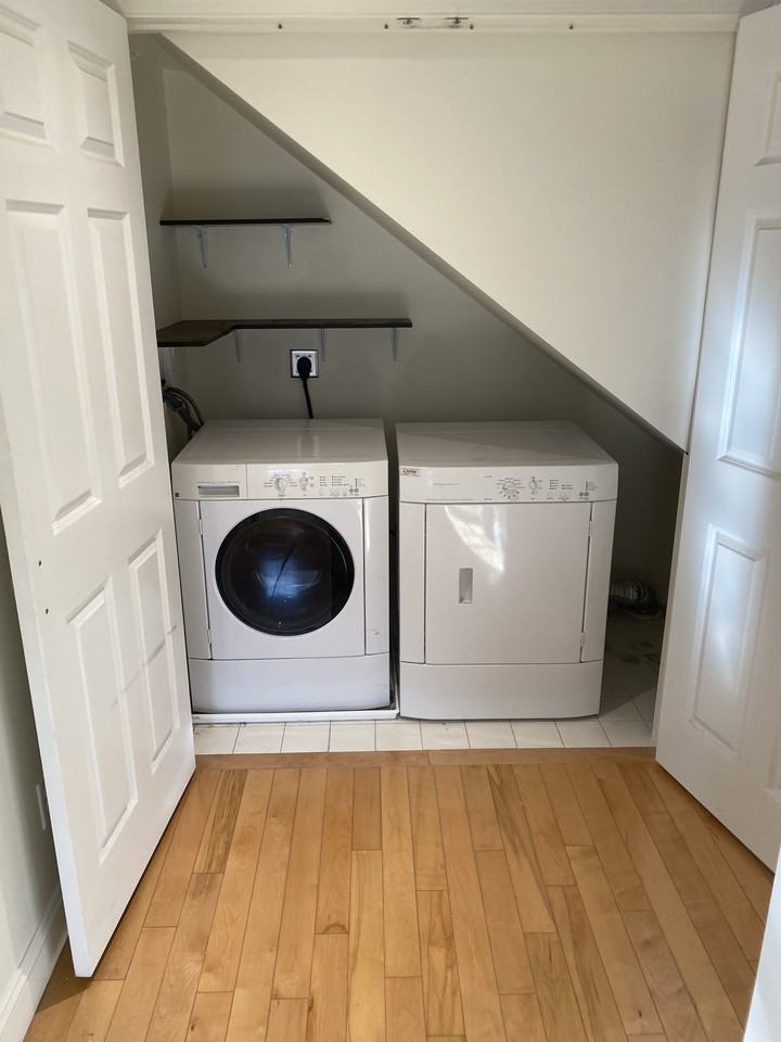 102 E Allen St #D - Photo 5 of 16