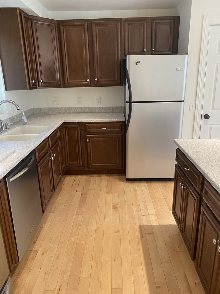 102 E Allen St #D - Photo 7 of 16