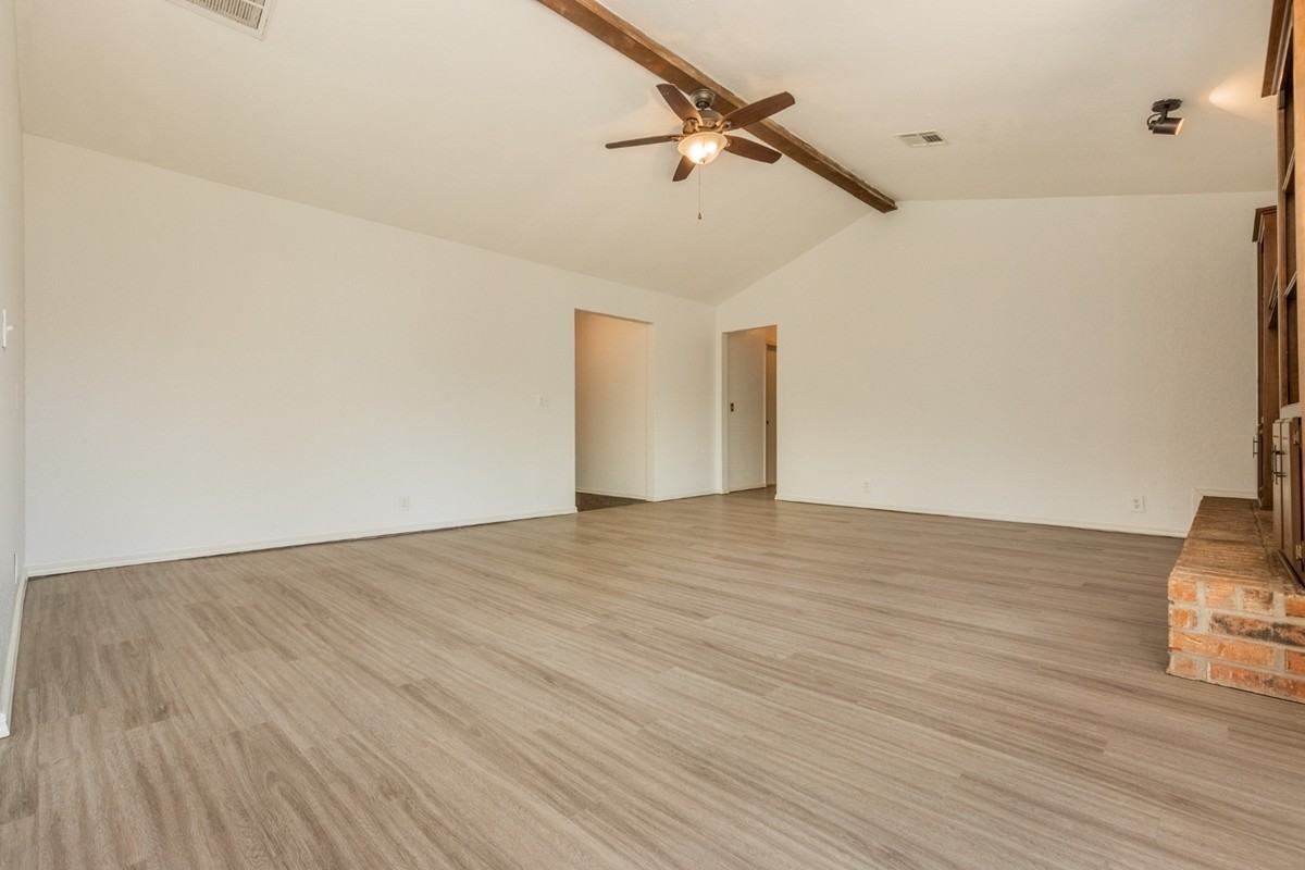 1006 W Neptune Rd #1 - Photo 3 of 14