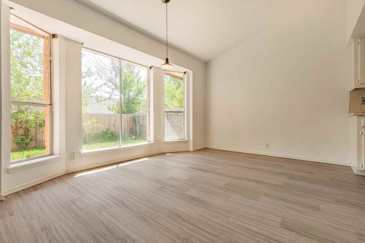 1006 W Neptune Rd #1 - Photo 4 of 14