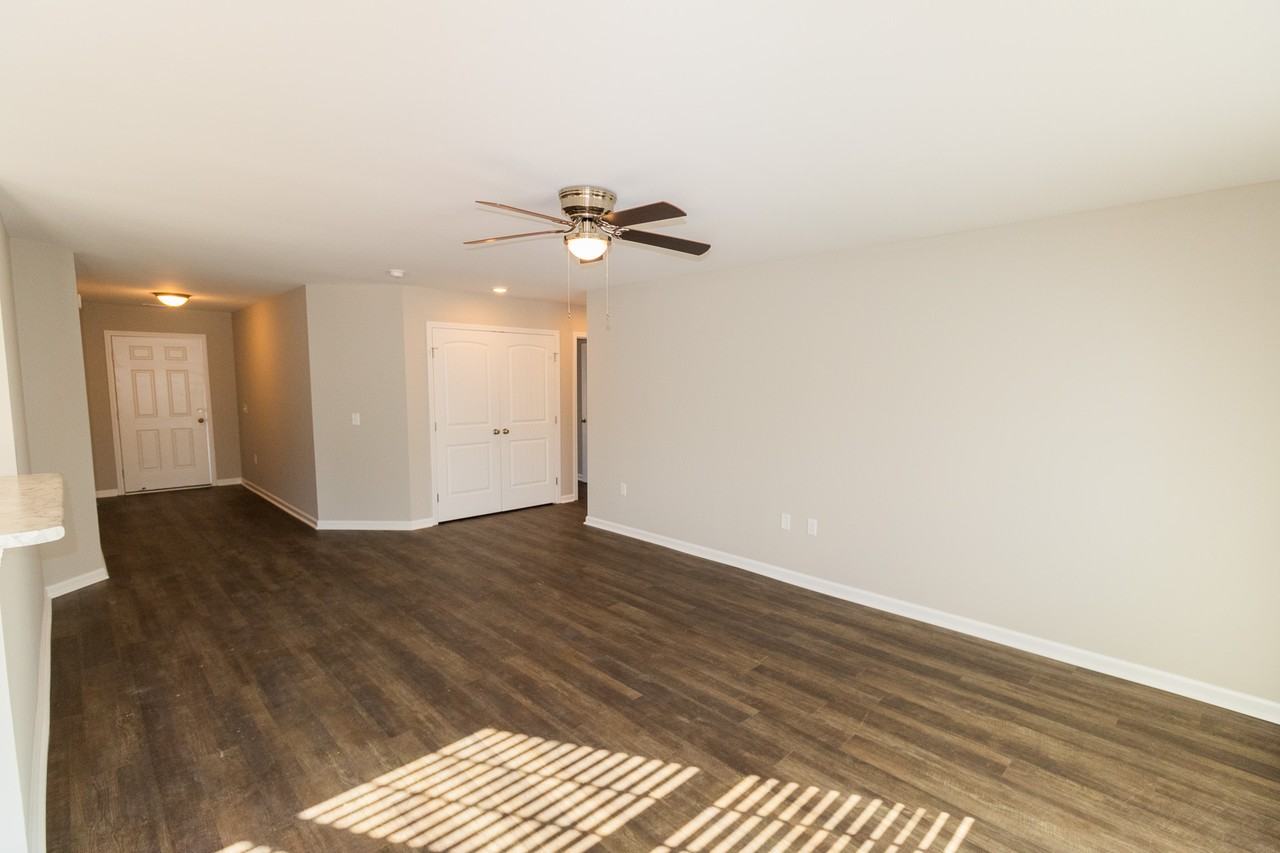 139 Callaway Cres #1 - Photo 5 of 19