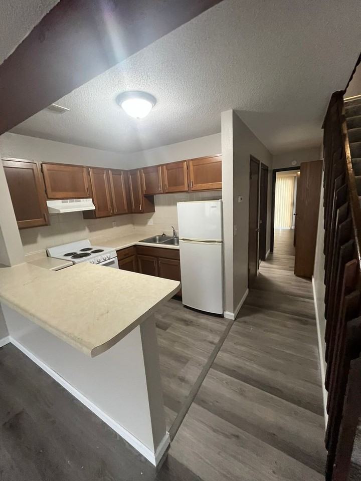 57-72 Village Court - Photo 3 of 14