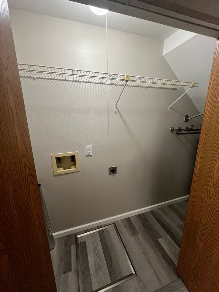 57-72 Village Court - Photo 6 of 14