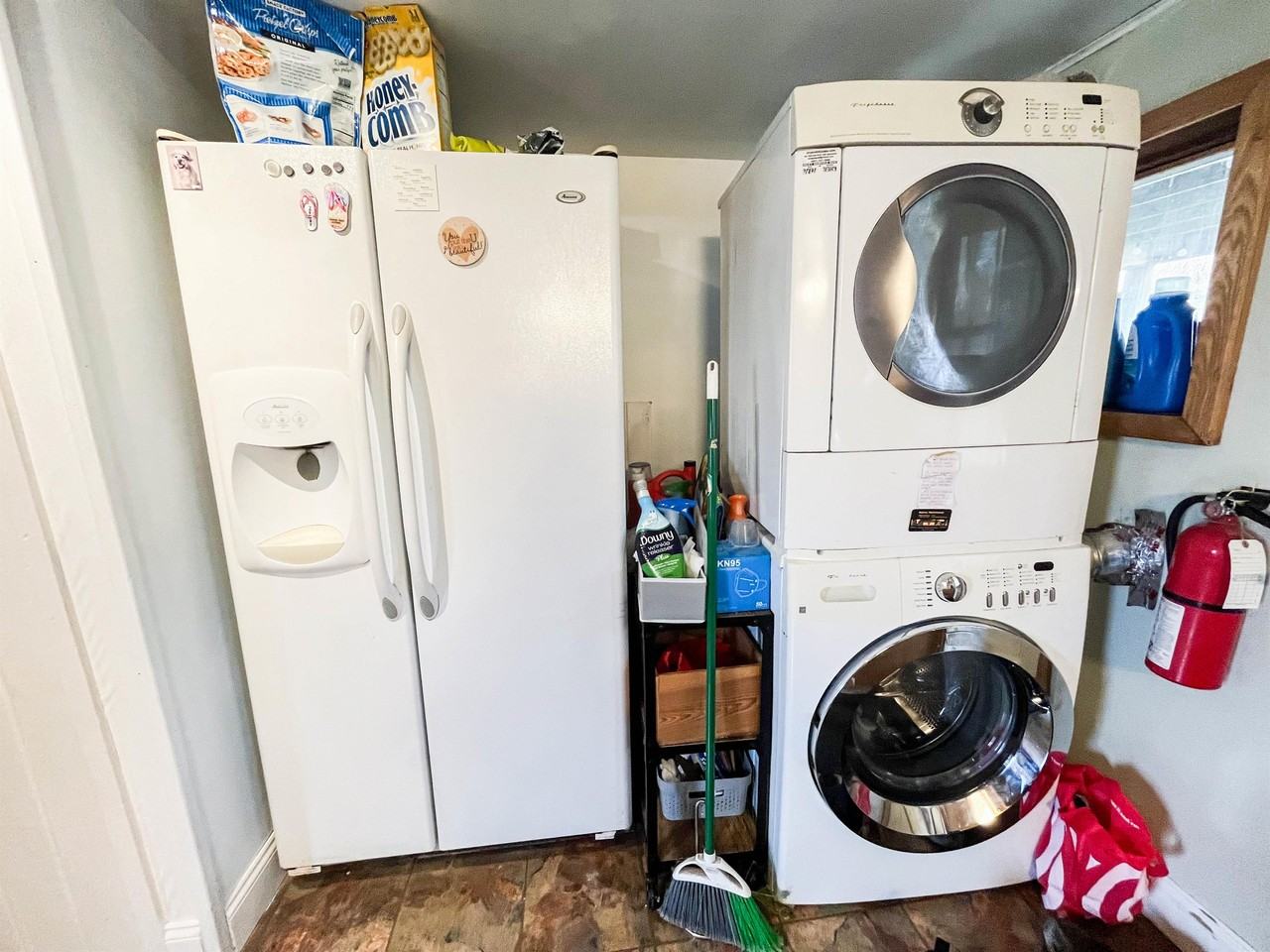 327 Pleasant St #1 - Photo 5 of 16