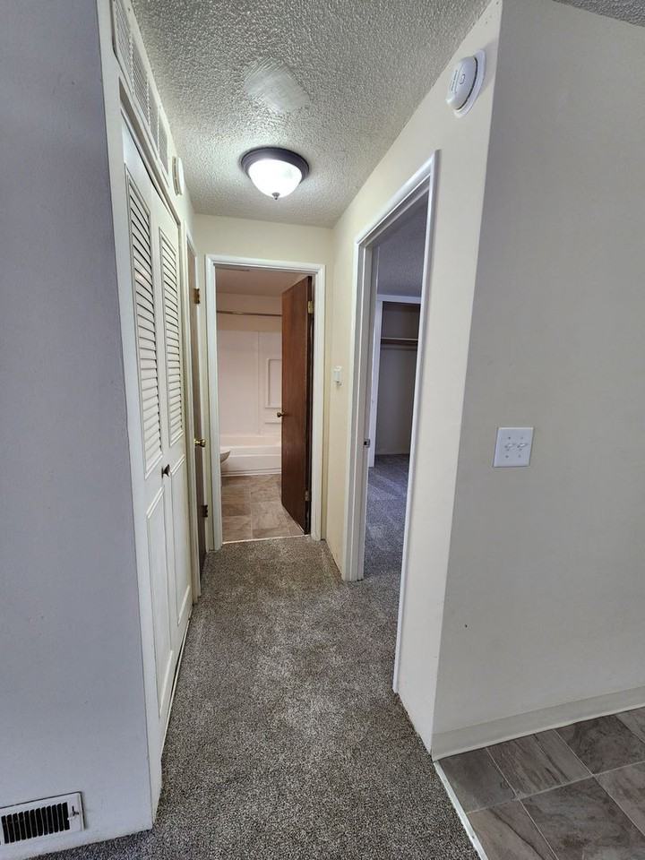 1245 W 7th Aly #12 - Photo 3 of 11